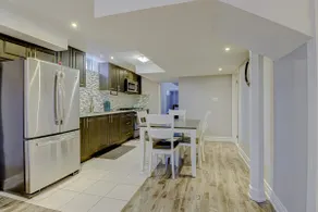 Modern Clean 2bedrm Apartment! - Image 4