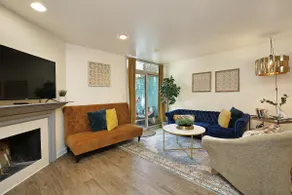 Bright & Cozy 3 Story Lincoln Park Home | DePaul - Image 4