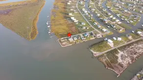 Beautiful Bay Home - Image 4