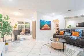 Guesthome w/ Heated Pool 5 mins from Miami Airport - Image 4