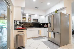 Guesthome w/ Heated Pool 5 mins from Miami Airport - Image 5