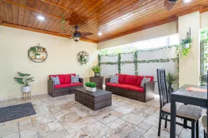 Guesthome w/ Heated Pool 5 mins from Miami Airport - Image 2
