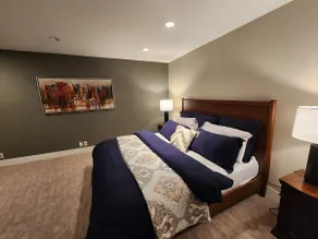 Big & Upscale Suite: Lux. Beds, Patio & Parking - Image 2
