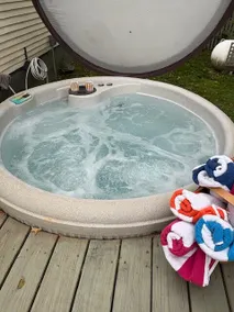 Cozy Hideaway w Hot Tub — Bike, Hike, Play & Relax - Image 2