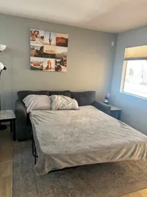 Cute 1 bedroom with pool view. - Image 3