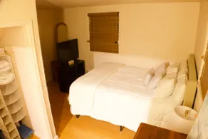 Cozy Condo In Prime Location next to the marina - Image 5