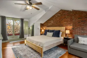 City Loft | Group Getaway | King Downtown Location - Image 5