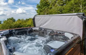 Sleeps 16+ • Views • Hot Tub • Theater • Game Room - Image 4