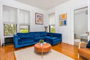 Stylish Apt with Lots of Natural Light - Image 3