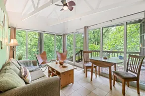 Couples retreat- Riverfront- Hot tub- fire pit! - Image 3