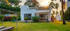 Luxury Ahadi Beachfront Villa Pool & Beach Access - Image 2
