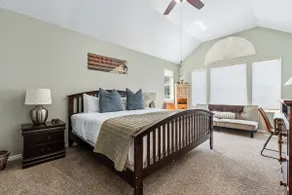 5BR End Unit Townhome w/ Private Hot Tub & Grill - Image 3