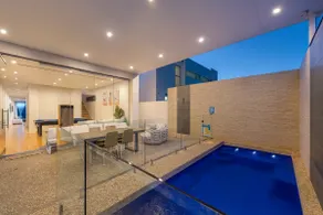 Henley Beachfront Luxury Home With Private Pool, Spa And Sauna! - Image 2