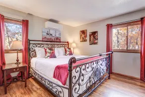 Home away from home, with many community amenities - Image 4
