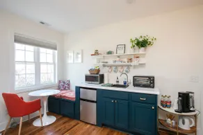 Private,Charming Sylvan Park Guest Suite w Parking - Image 3