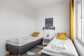 2-Bedroom Apartment with Balcony, 4 Beds & Sofabed - Image 5