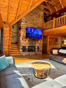 Private 42 Acre, sleeps 16+, Hot Tub, Games, Creek - Image 4