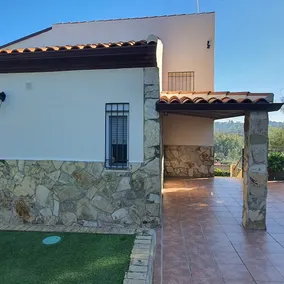Magnificent Rural House in the Serrano Lakes - Image 4
