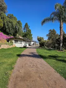 Private  Detatched Guest House in Mt. Helix - Image 4