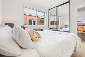 Gorgeous self-contained unit in central location - Image 5