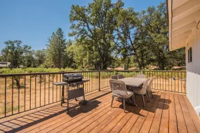 Hot Tub! Walk to Indigeny Reserve! 2 Private Acres - Image 5