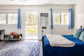 Secluded Retreat - Private Spa with AC and Laundry - Image 2