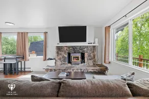 Central Home w/hot tub - Image 5