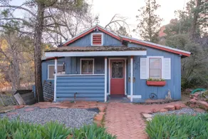 Historic Farley Cabin B *Uptown* Soak Tub* - Image 3