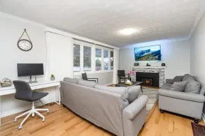 New Home Central Ottawa with Pool - Image 5