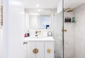 Sensational Hyde Park Oasis | Balcony + Pool & Gym - Image 4