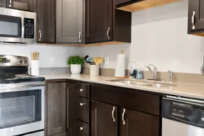 Beautiful 2 Bed 2 Bath Apartment - Image 5