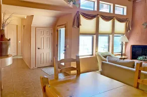 Stylish Townhome, 2bd, 2ba - Access to Year-round heated pool and gym. - Image 4