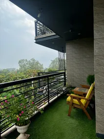Balcony Bliss - Stylish & Unique Independent 2BHK - Image 4