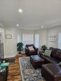 Boston Modern 4BR/3BA | Free Parking | Near Train - Image 4