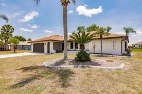 The Tropical House - heated pool / 3 bed, 2 bath - Image 3