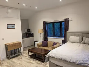 Private garden annexe with kitchenette - Image 2