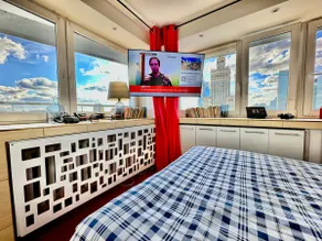Love AirCondition WiFi 8 Gbs 70’TV Netflix HBO - Image 3