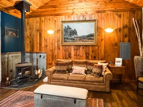 Cottage Suite on Horse Farm Boutique - Image 4