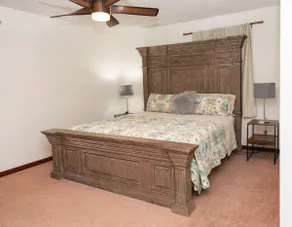 4 King/2 Living Rooms/ Pool Table - Image 2