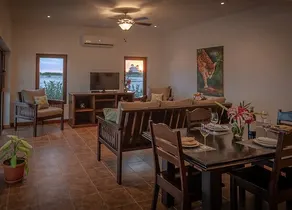 3 BR Waterfront House w Private Pool - Image 4