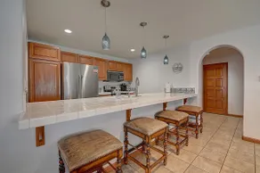 “Island Oasis + AC” Hamilton Cove - Image 4