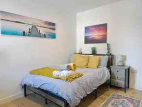 Contemporary Maisonette: Central, Quiet Location - Image 5
