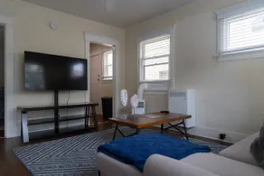 Cozy Nautical Oasis - 1140 E 3rd St. Unit 1 - Image 2