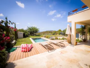 Apartment 500 m from the beach with a private pool - Image 4