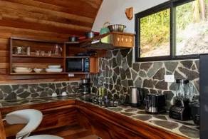 Luxury Stay with Panoramic Views - Image 4