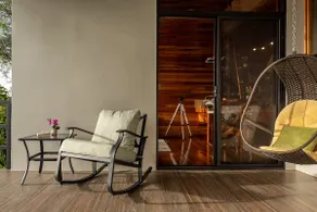Luxury Stay with Panoramic Views - Image 5
