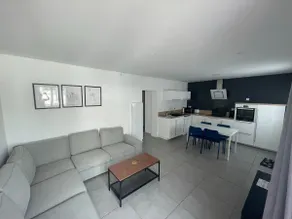 House near the center - Image 2