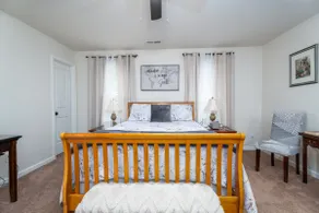 Roomy Townhouse Near Military Base and Beaches - Image 4