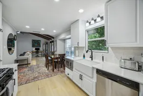Upscale Cozy 3BR Retreat by Domain & Q2 Stadium - Image 4