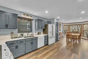 Best Value KC! 6 bedroom/5 bath/11 bed w/4 ensuite - Image 4